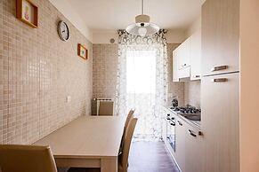 LUXURY 1