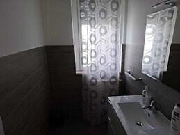 LUXURY 1