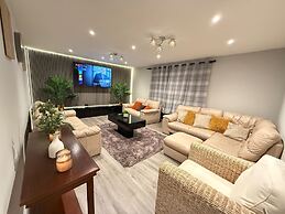 Rochester Apartment-sleeps 4-free Parking