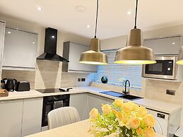 Rochester Apartment-sleeps 4-free Parking