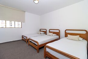 Hotel Axis Inn By GEH Suites