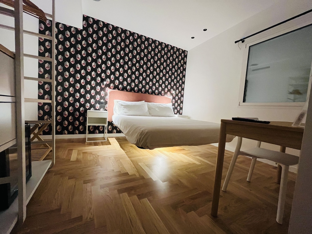 Marina Boutique Rooms