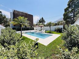 Marina Boutique Rooms