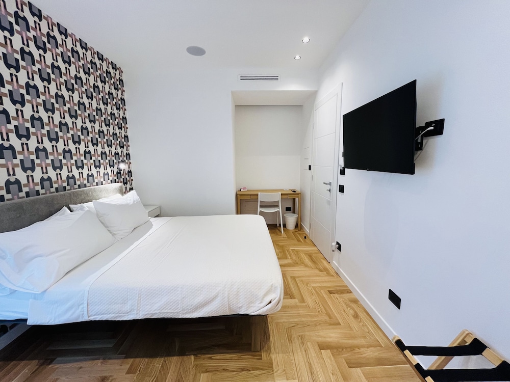 Marina Boutique Rooms