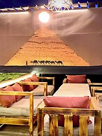 Farsha Pyramids Inn