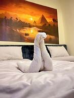 Farsha Pyramids Inn