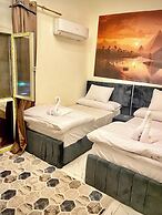 Farsha Pyramids Inn