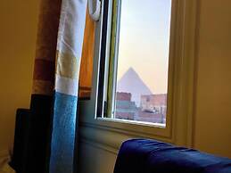 Farsha Pyramids Inn