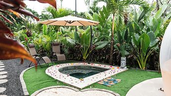 Arenal Palms