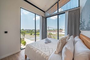 Villa Maverick