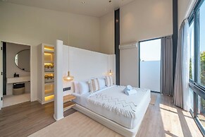 Villa Maverick