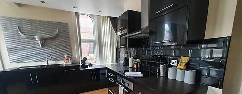 Contractor Bookers at Infinity Apartments
