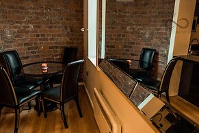 Contractor Bookers at Infinity Apartments