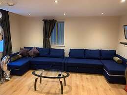 Contractor Bookers at Infinity Apartments
