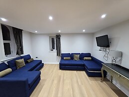 Contractor Bookers at Infinity Apartments