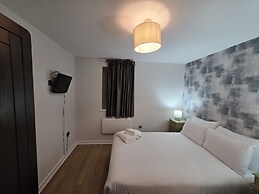 Contractor Bookers at Infinity Apartments