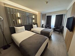 Aven Hotel