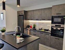 10 Apartments & Suites Athens