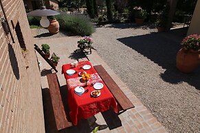 Mansion in Montefiascone With Swimming Pool