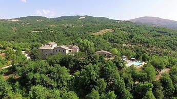 Lush Farmhouse in Umbertide With Pool