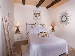 Lush Farmhouse in Umbertide With Pool