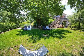Lush Farmhouse in Umbertide With Pool