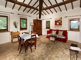 Lush Farmhouse in Umbertide With Pool