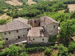 Lush Farmhouse in Umbertide With Pool