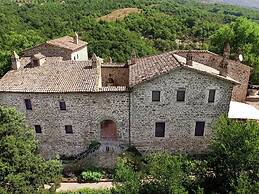 Lush Farmhouse in Umbertide With Pool