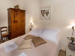 Lush Farmhouse in Umbertide With Pool