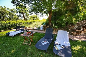Lush Farmhouse in Umbertide With Pool