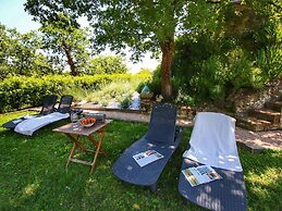 Lush Farmhouse in Umbertide With Pool