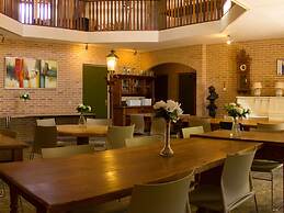 Authentic Farmhouse in Pingjum With Hot Tub