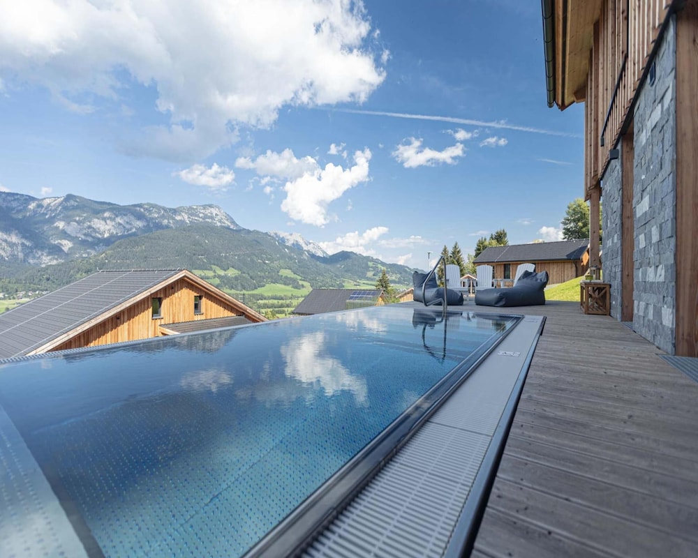Majestic Chalet With Pool and Sauna