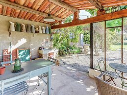 Charming Cottage in Oppede Amidst Vineyards