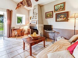 Charming Cottage in Oppede Amidst Vineyards
