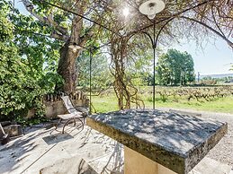 Charming Cottage in Oppede Amidst Vineyards