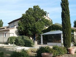Charming Cottage in Oppede Amidst Vineyards
