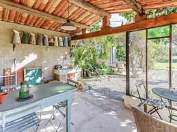 Charming Cottage in Oppede Amidst Vineyards