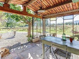Charming Cottage in Oppede Amidst Vineyards