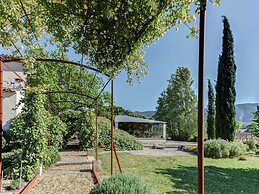 Charming Cottage in Oppede Amidst Vineyards