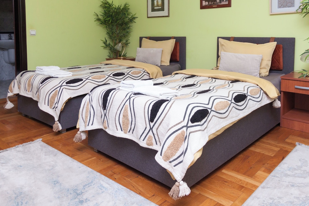 Red Clay SPA Apartments