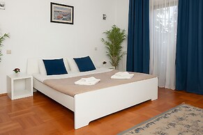 Red Clay SPA Apartments