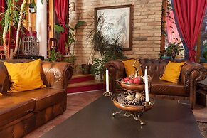 Red Clay SPA Apartments