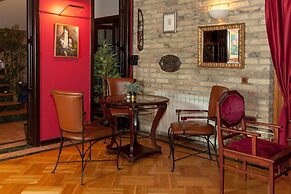 Red Clay SPA Apartments