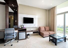 The Sea View Suites - Sea front, Pool & Breakfast