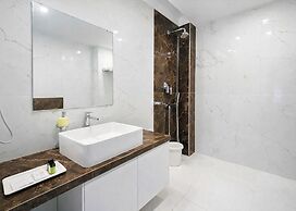 The Sea View Suites - Sea front, Pool & Breakfast
