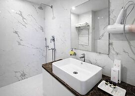 The Sea View Suites - Sea front, Pool & Breakfast