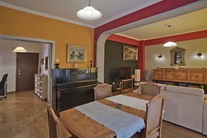 Baroness Apartment in Piraeus