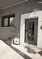 Sia s Retreat 2 in Nea Smirni